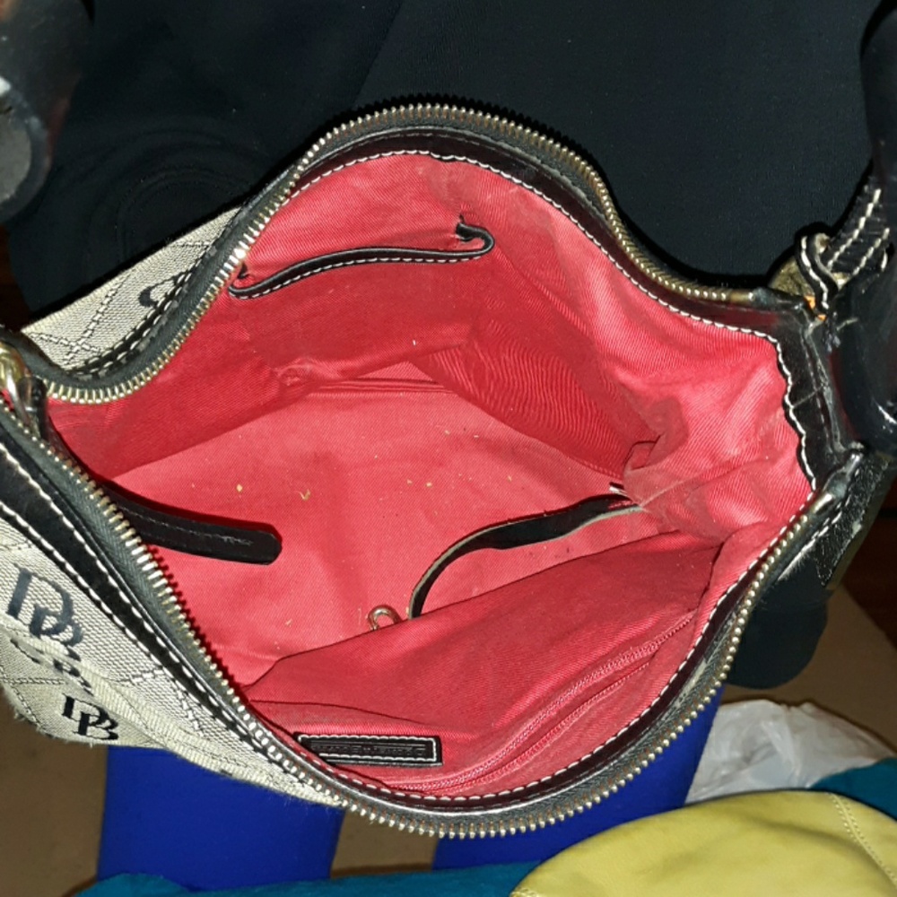 Dooney and Bourke purse - Picture 5 of 8